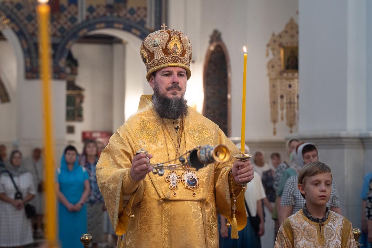 Канун Недели 6-й по Пятидесятнице, памяти первоверховных апостолов Петра и Павла