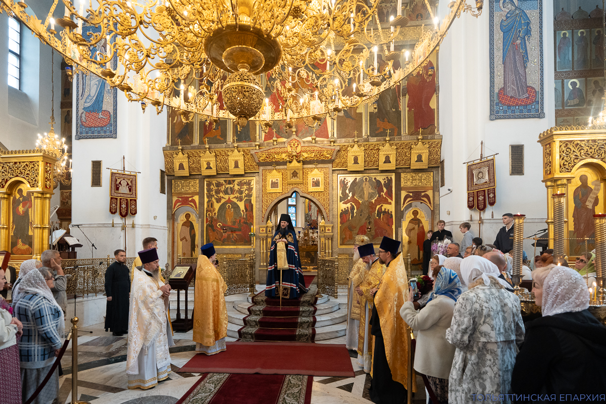 Неделя 11-я по Пятидесятнице: хиротесия и архиерейское богослужение в кафедральном соборе Тольятти