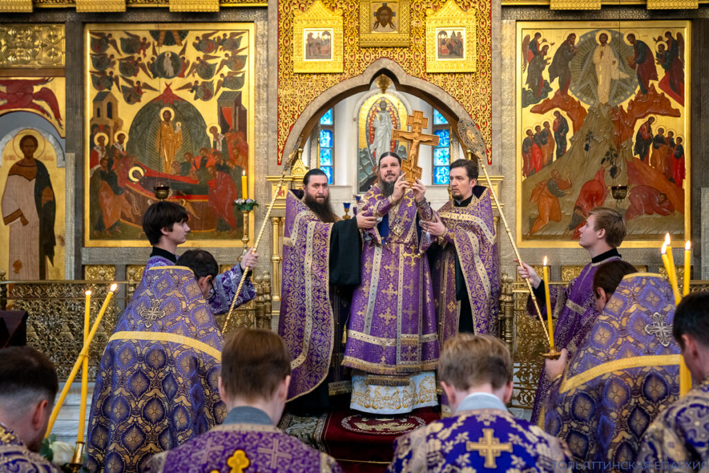 Канун празднования Происхождения Честных Древ Животворящего Креста Господня