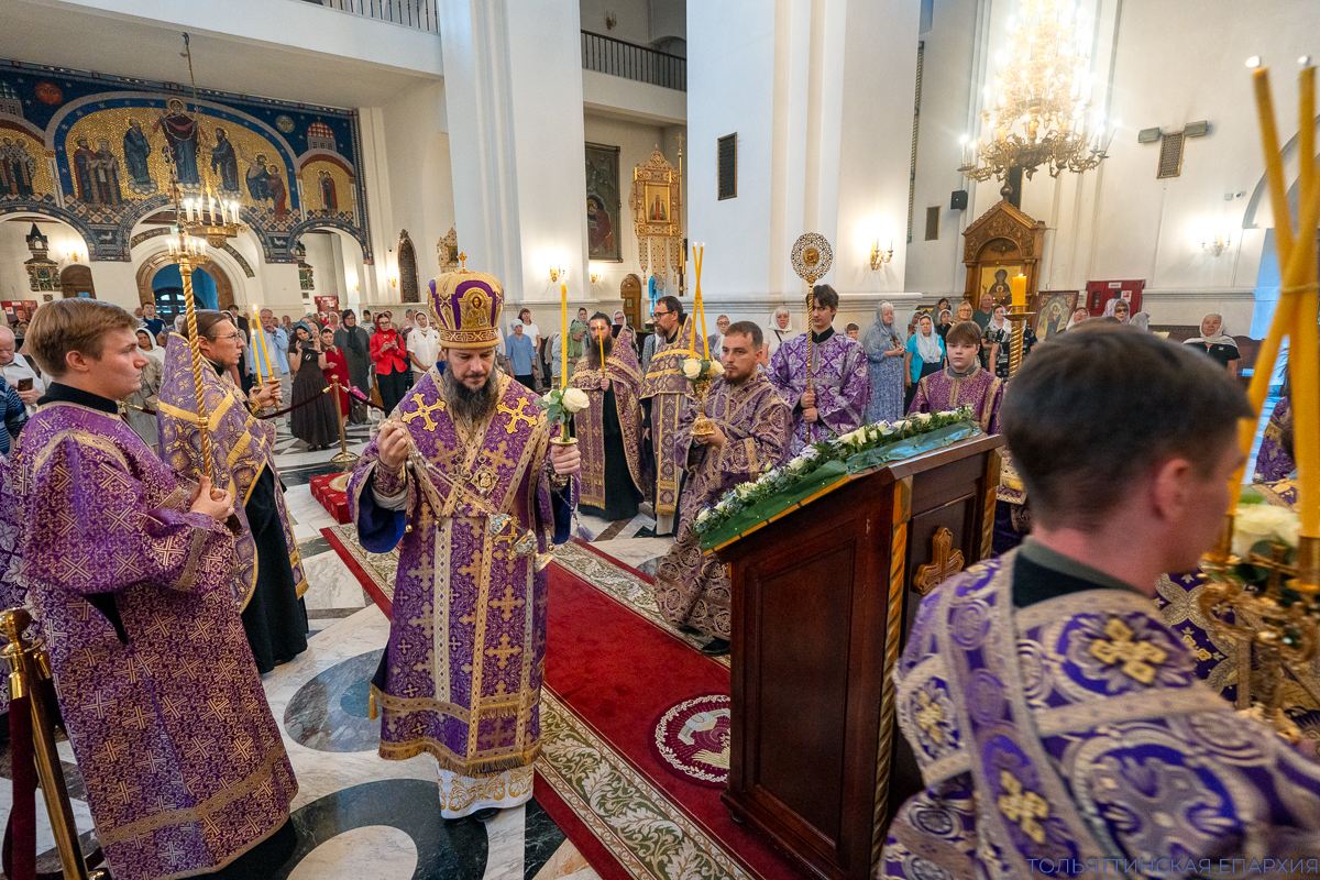 Канун празднования Происхождения Честных Древ Животворящего Креста Господня