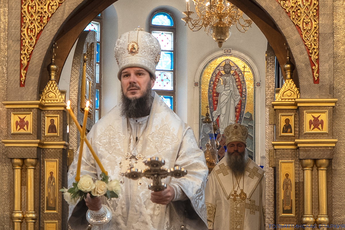 В праздник Преображения Господня глава Самарской Митрополии митрополит Феодосий возглавил соборное архиерейское богослужение в Преображенском кафедральном соборе Тольятти